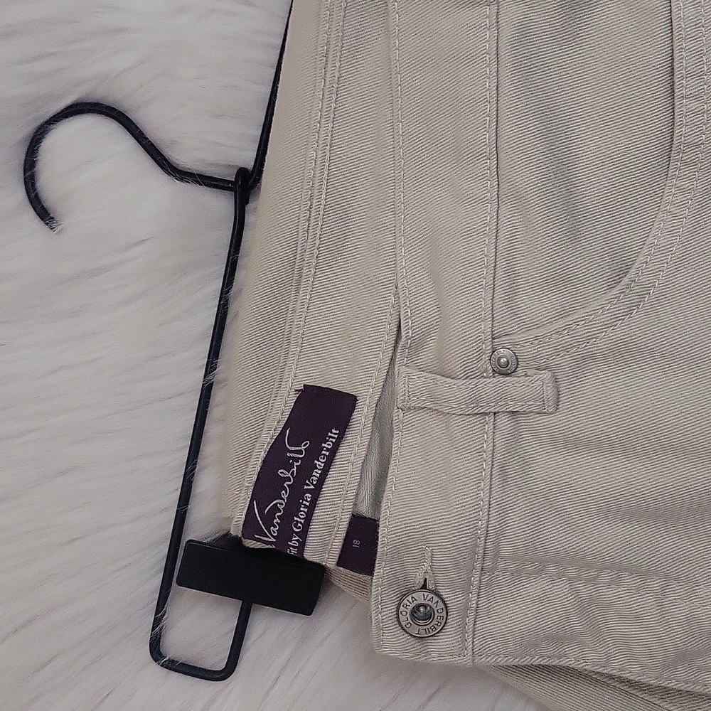 Gloria Vanderbilt Oatmeal Colored Bootcut Jeans